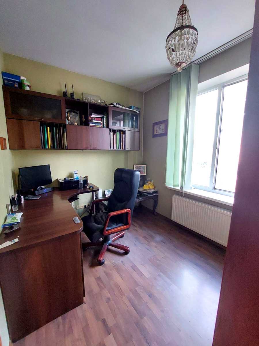 1877873822256984