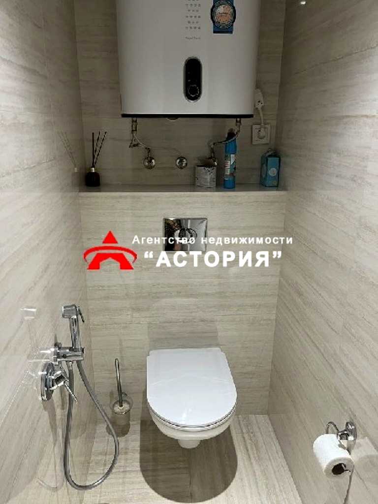 1877876030235742