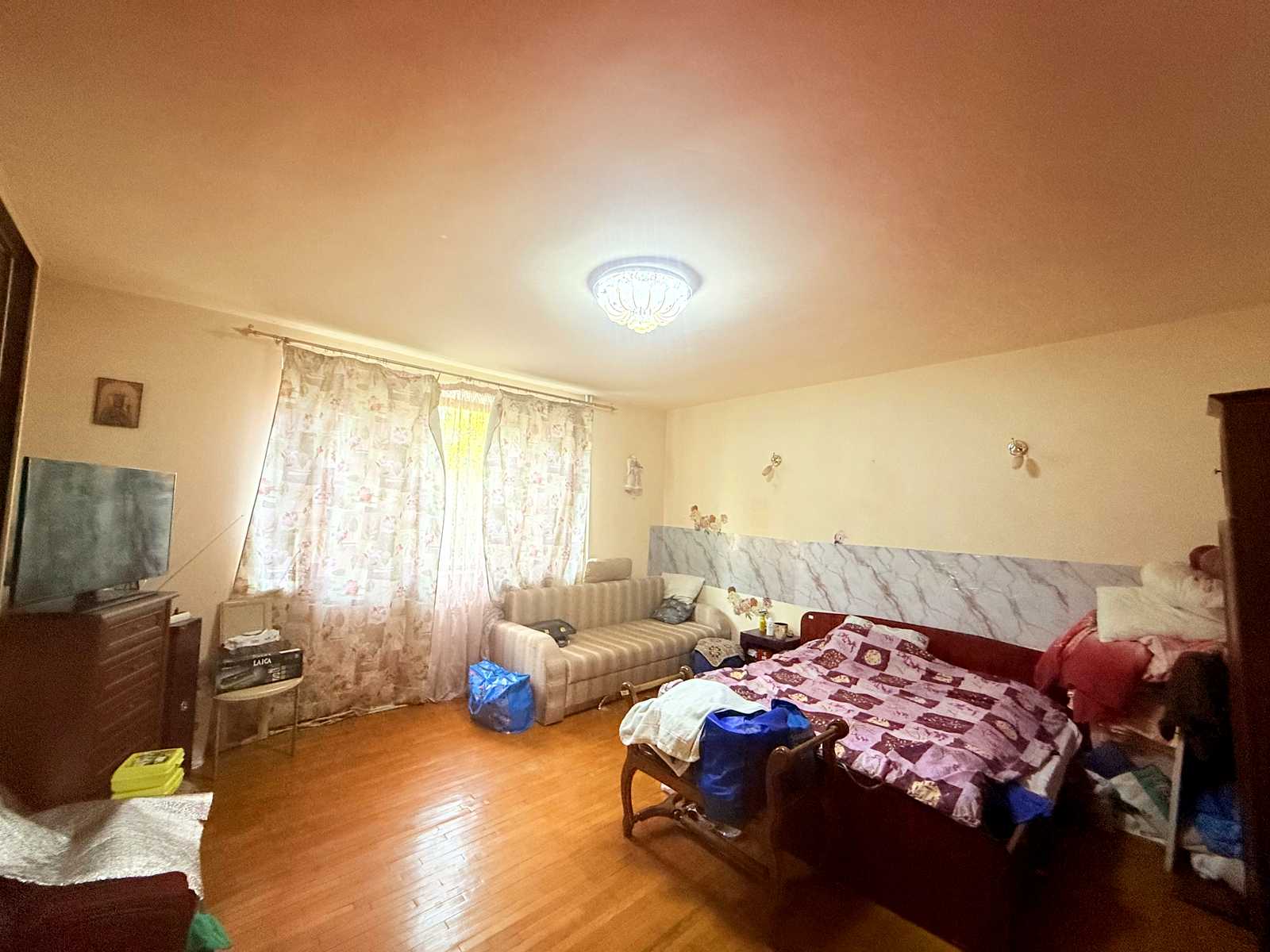 1877876044415309