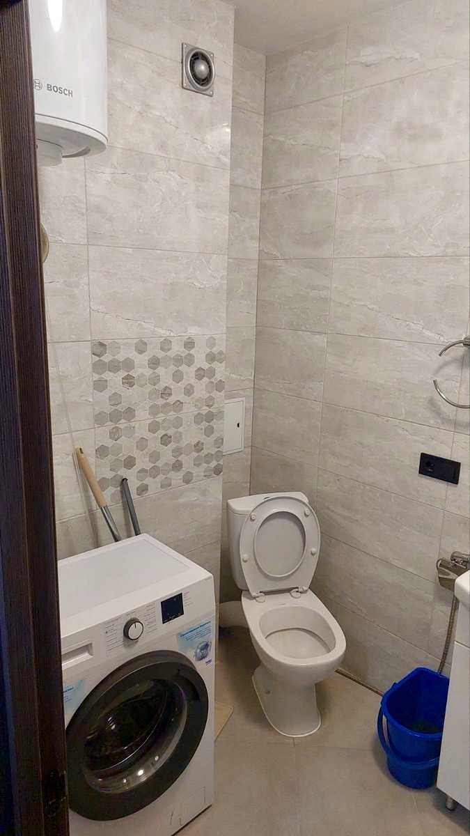 1877877887579296