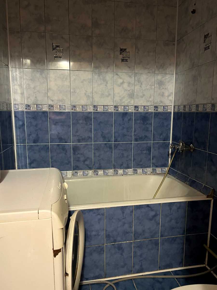 1877886155982601