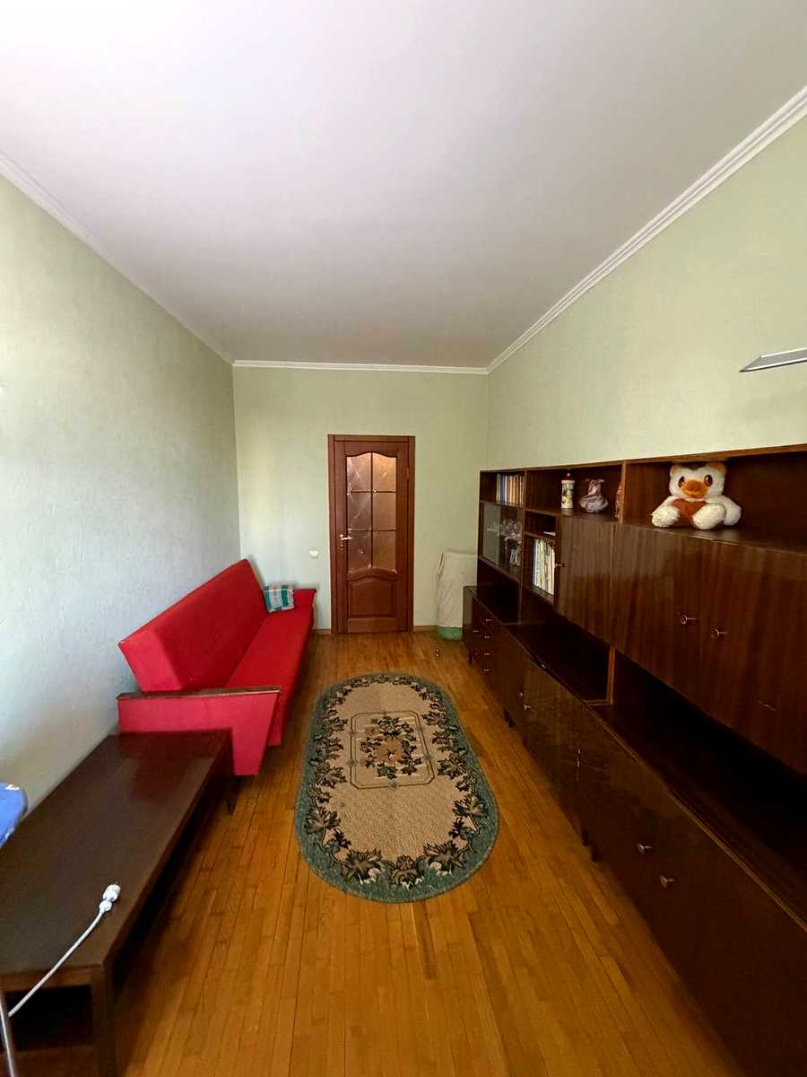 1877887511350715