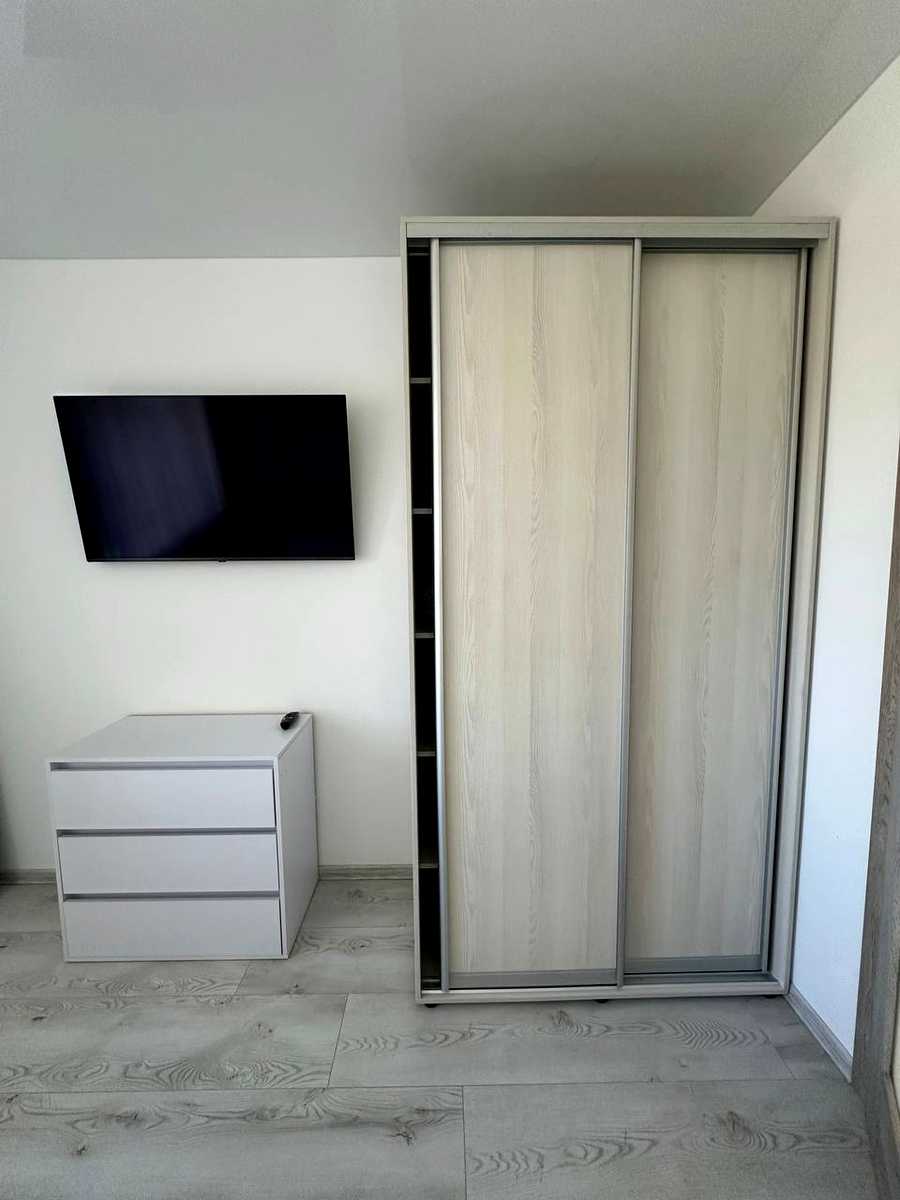 1877922758888574