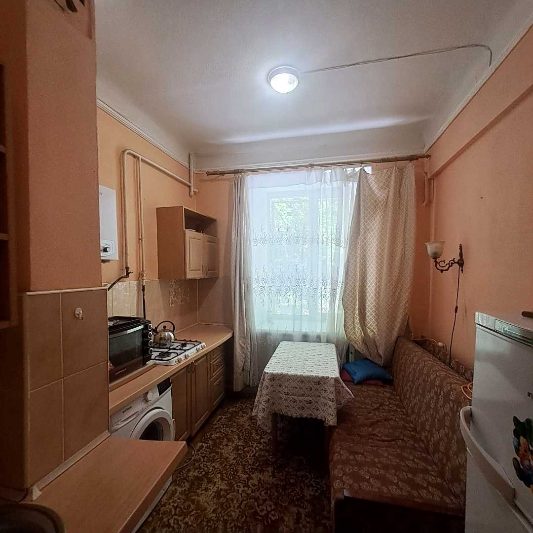 1877923603057572