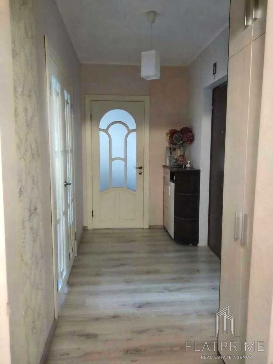 1877926746012677