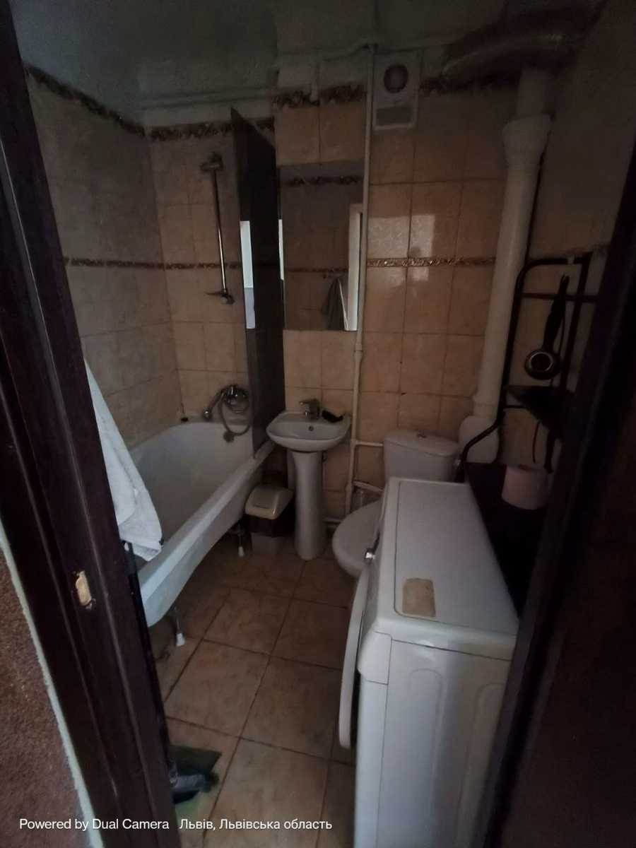 1877927563793064