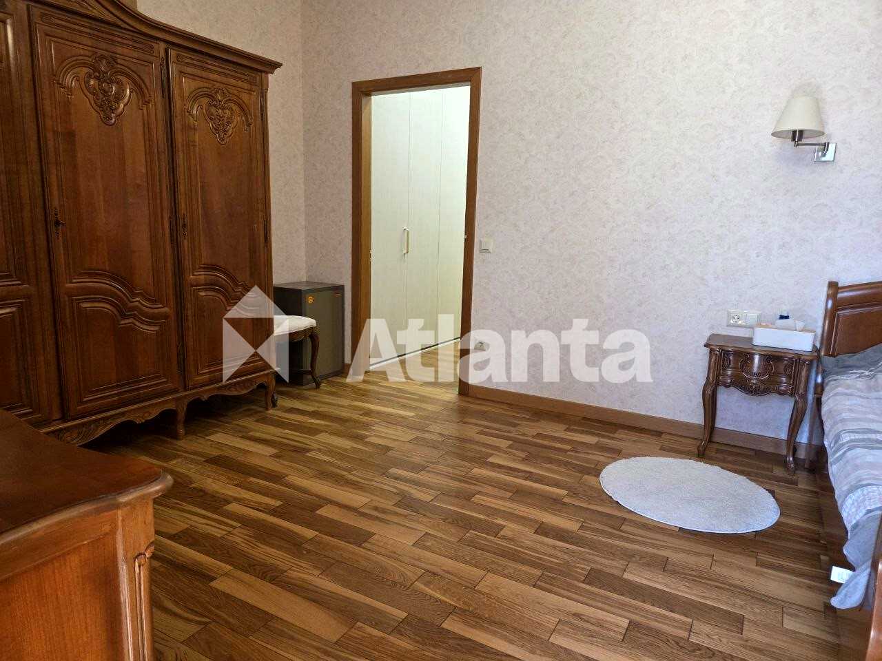 1877928380536525