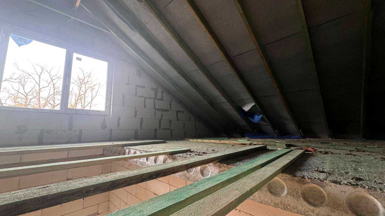 1877928485111995