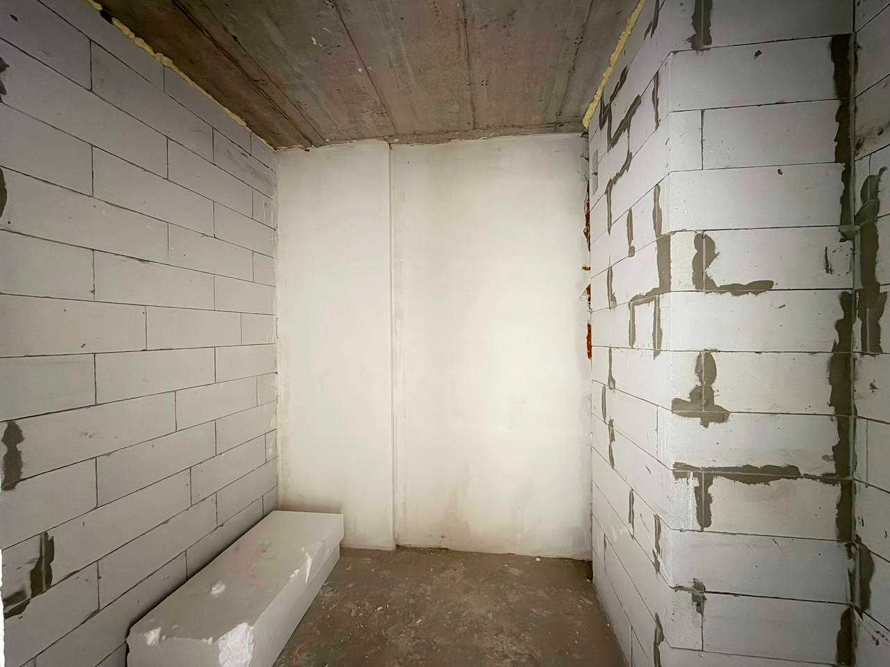 1877929093585443