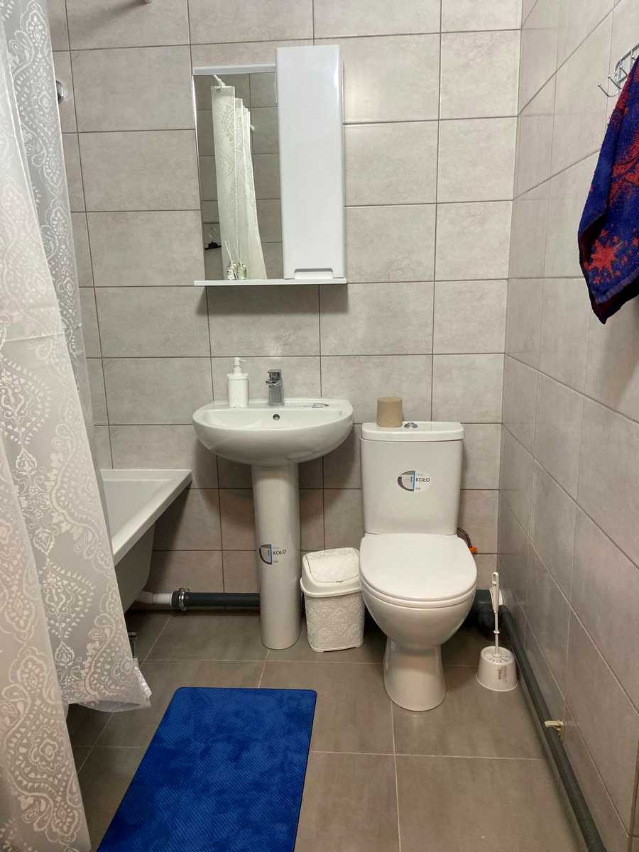 1877932675655969