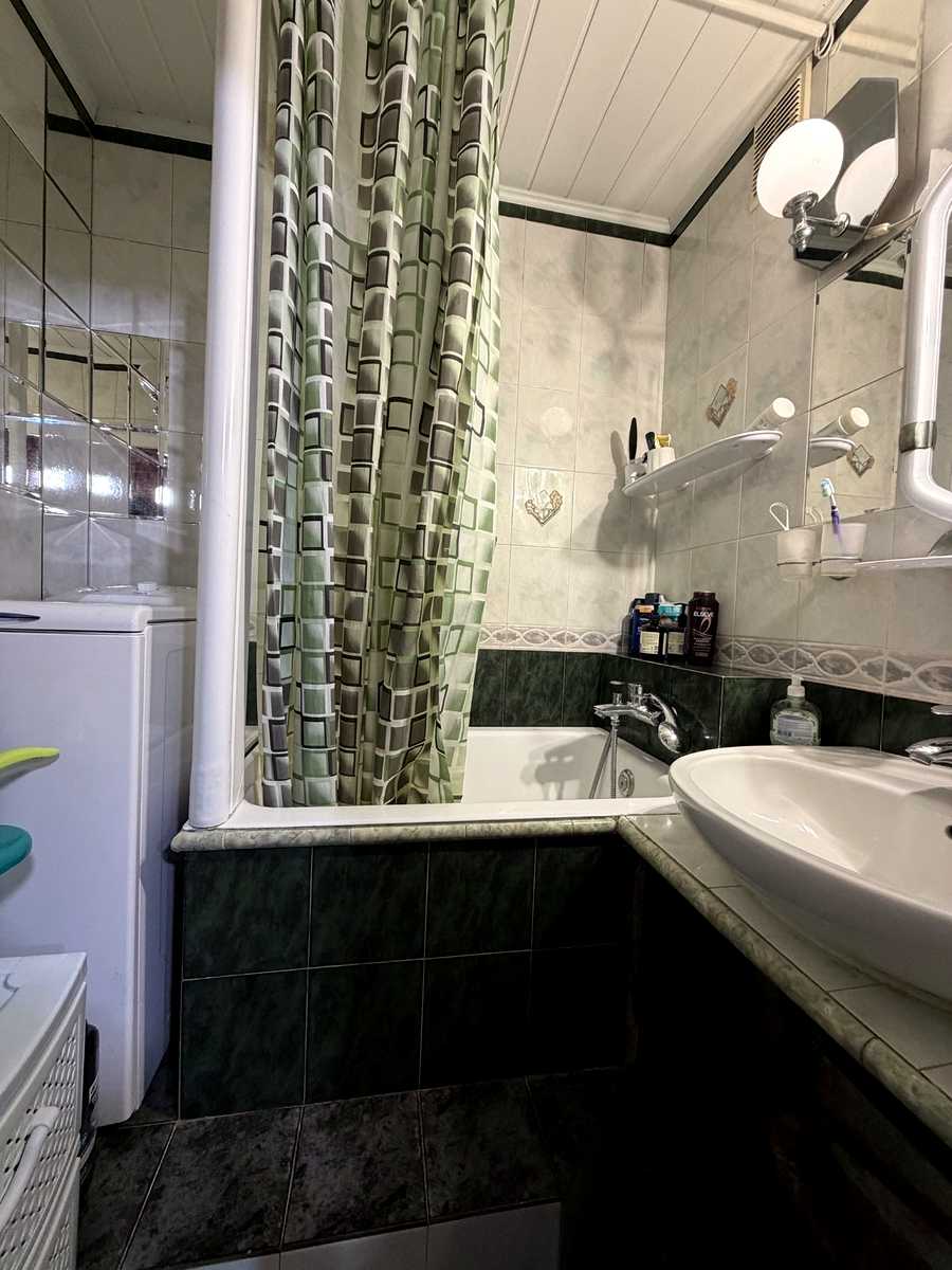 1877932813678603
