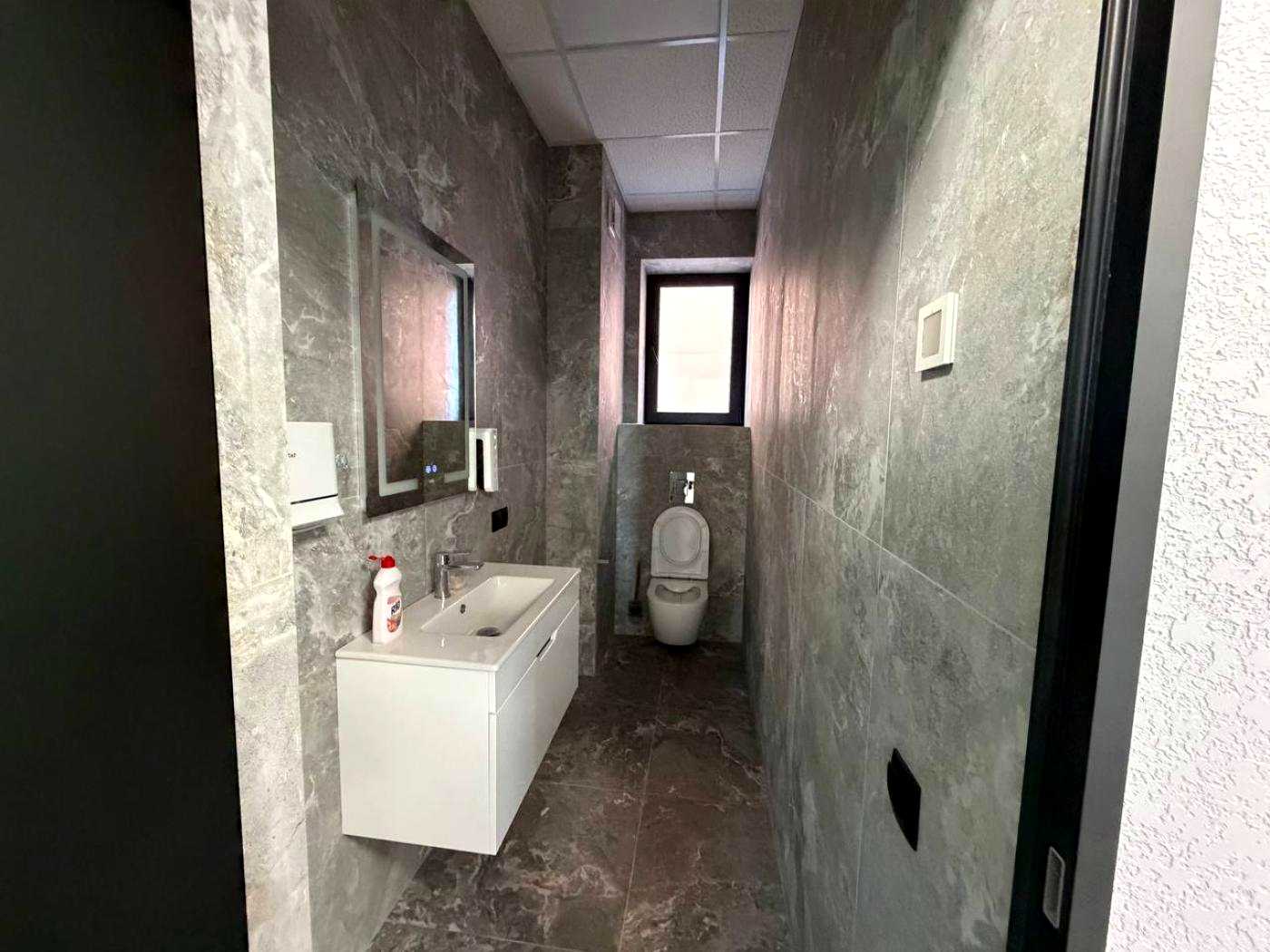 1877933036011667
