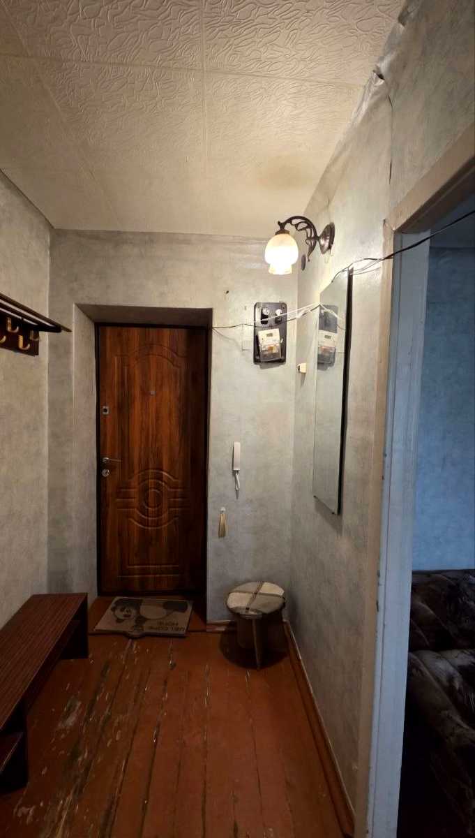 1877933372579878