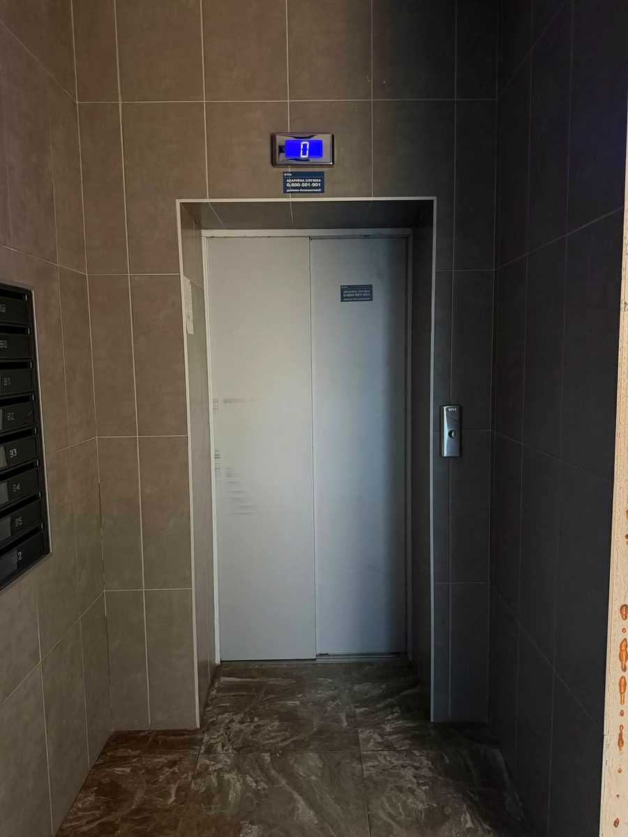 1877933685889801