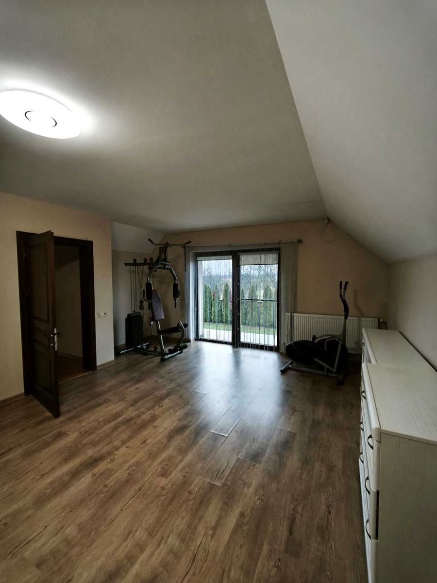 1877934129622553