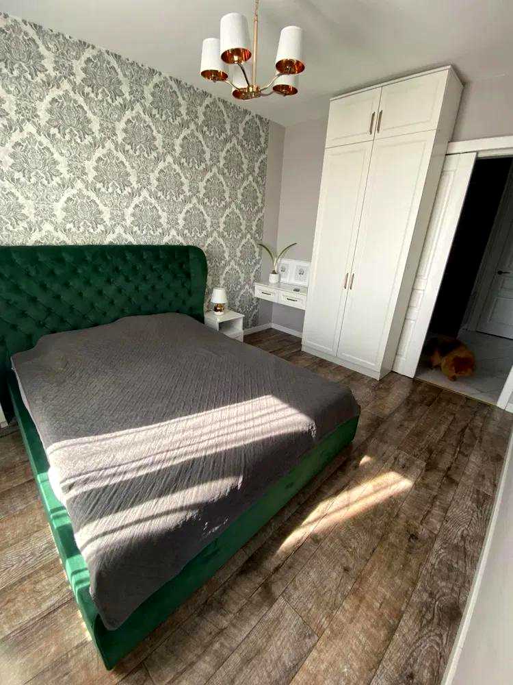 1877934416009454