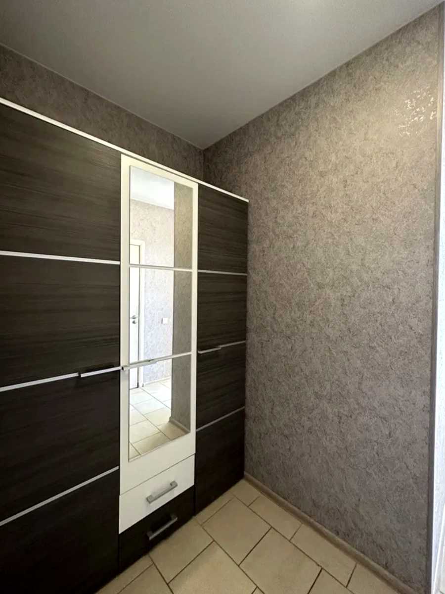 1877935021392451