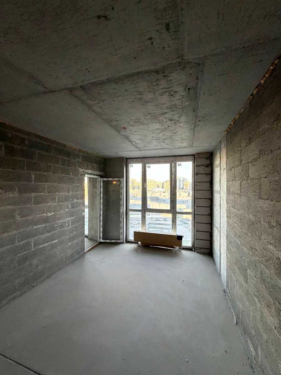 1877935775976084