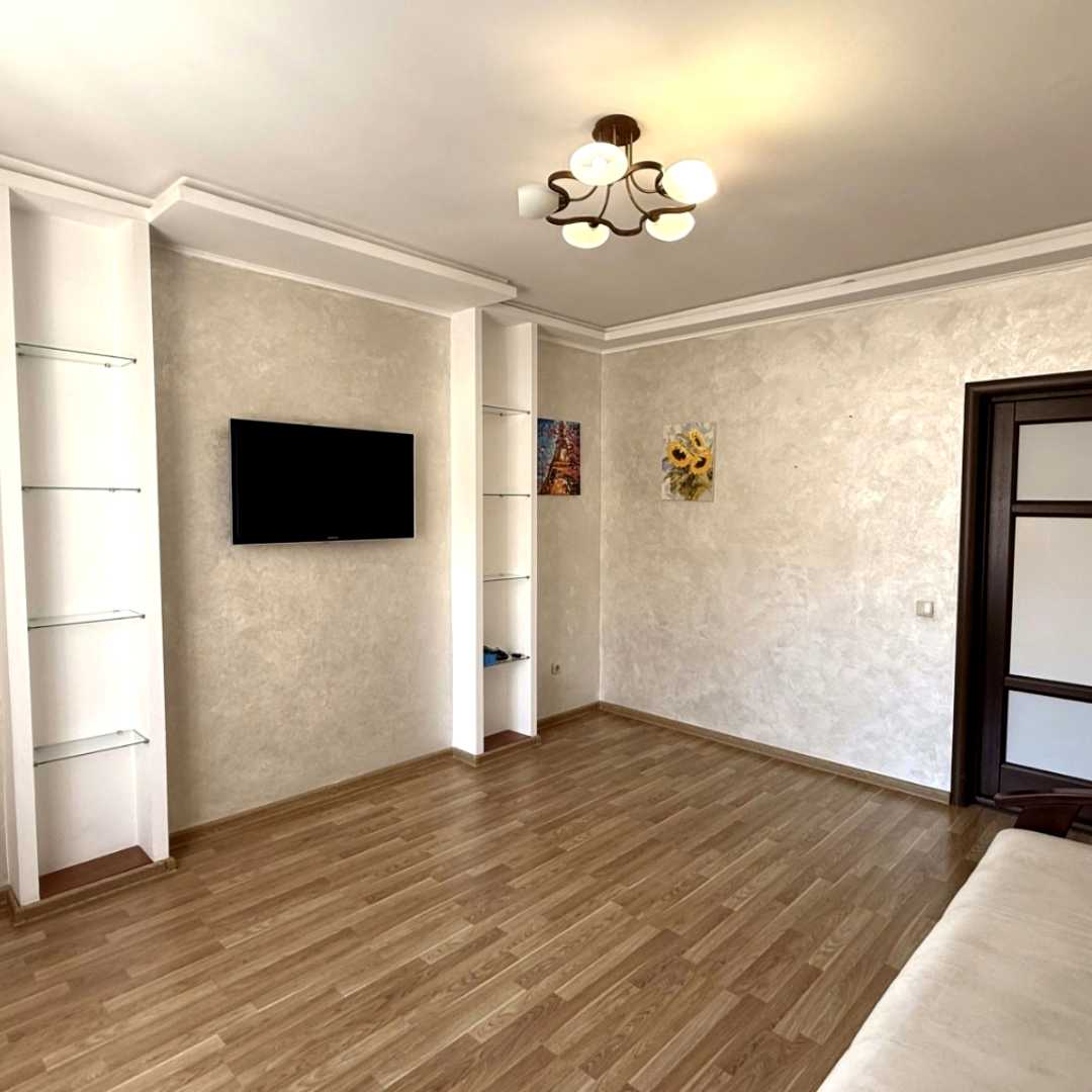 1877936259663373