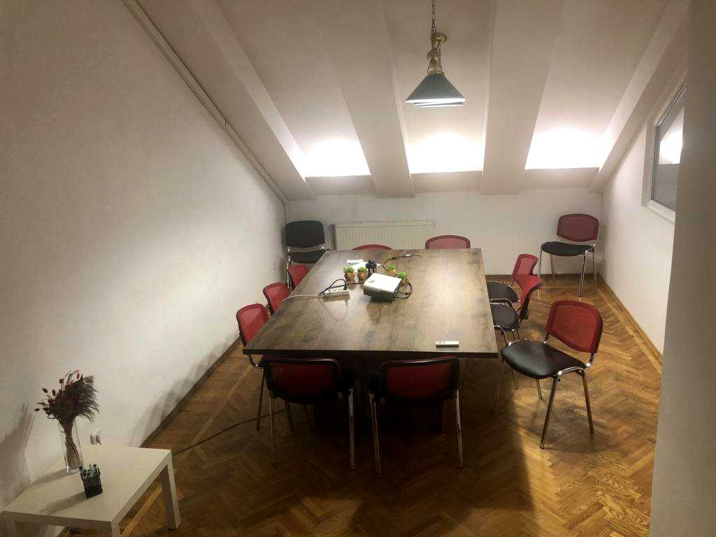 1877936530249343