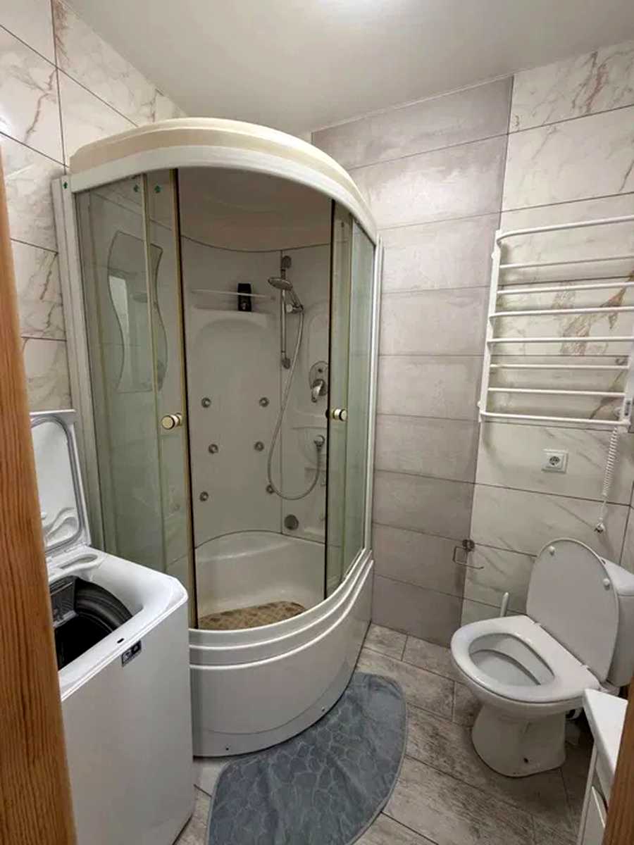 1877936644195264
