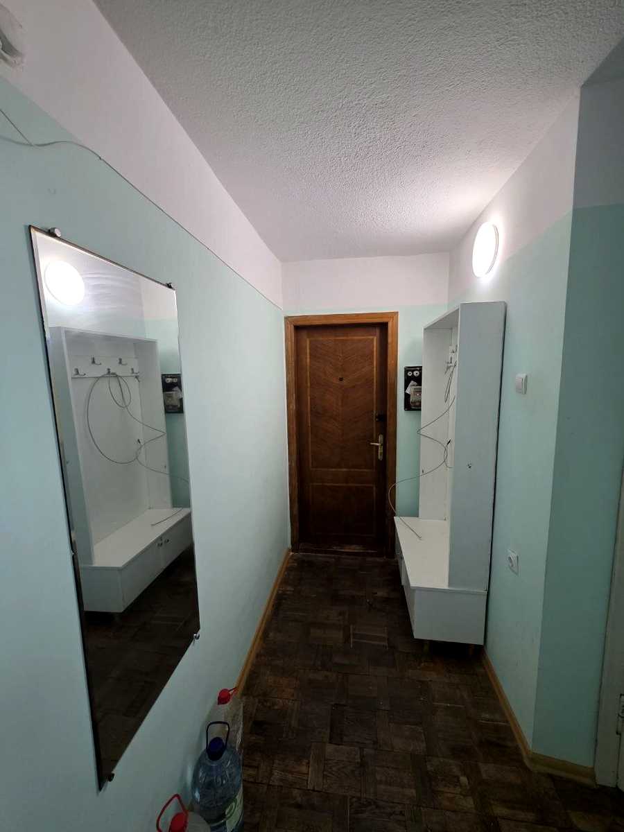 1877936876725043