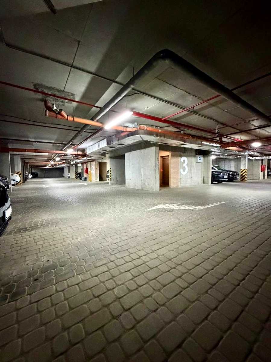 1877938097882959