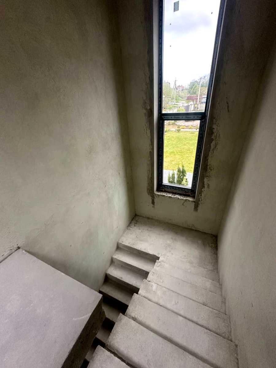 1877938704325328