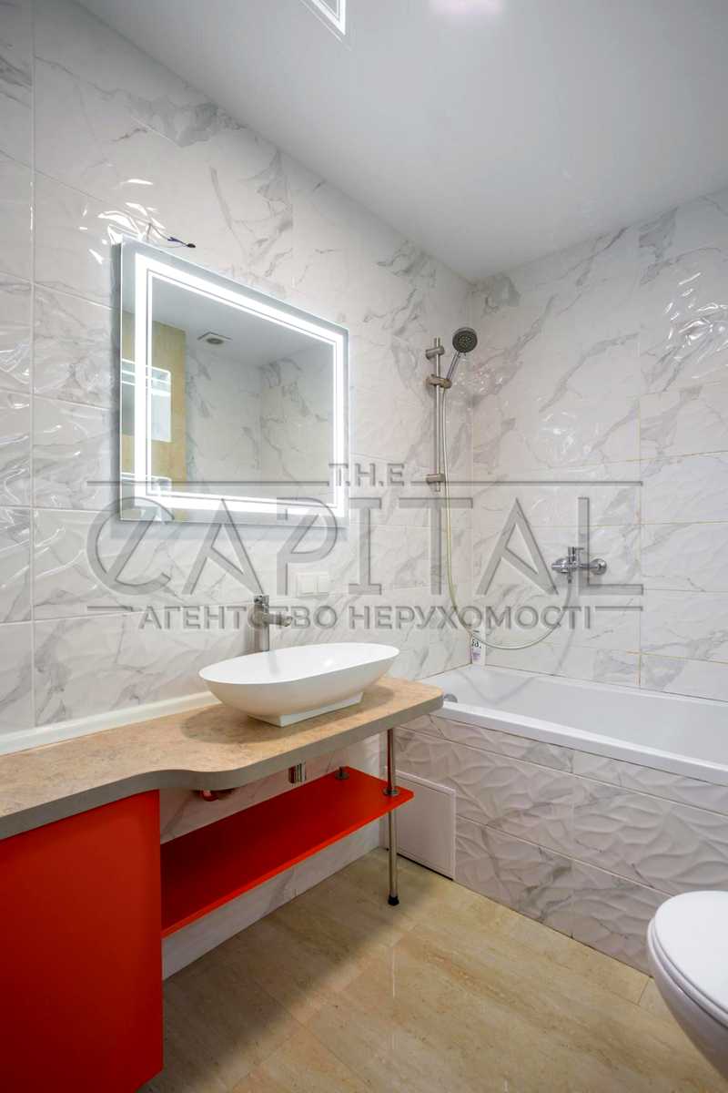 1877938843481521