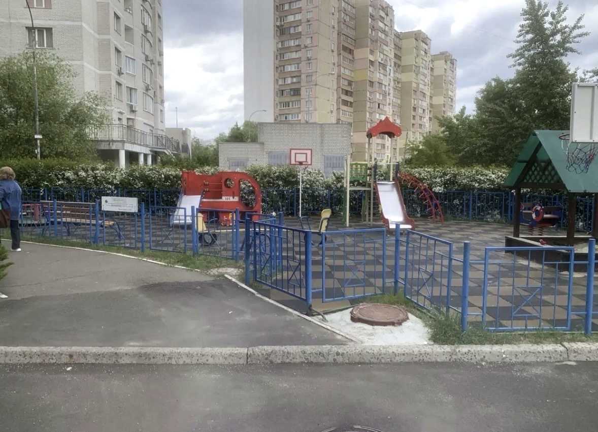 1877939872758624