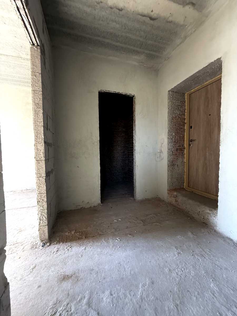 1877940886081633