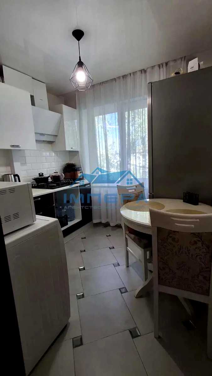 1877942004826671