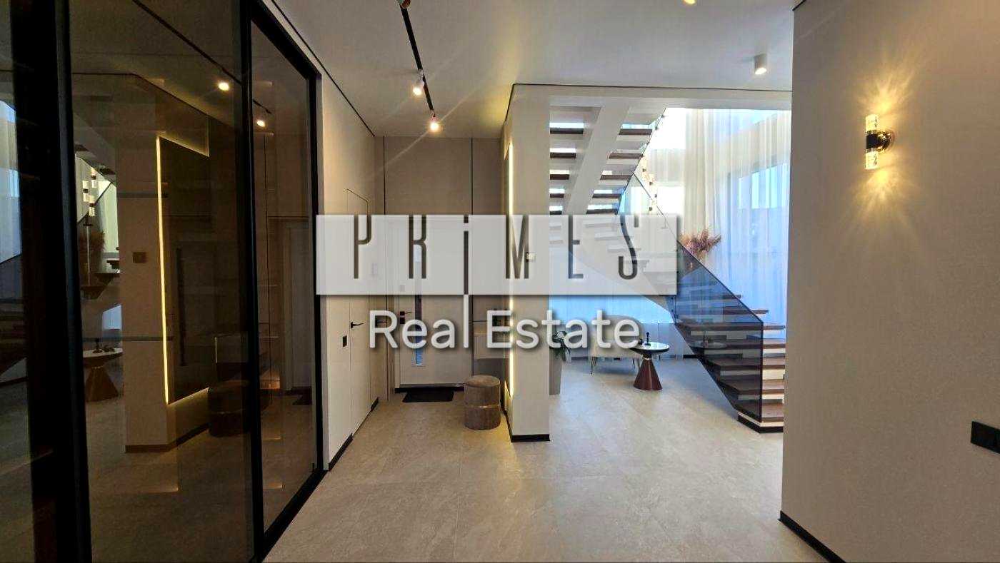 1877942066799231