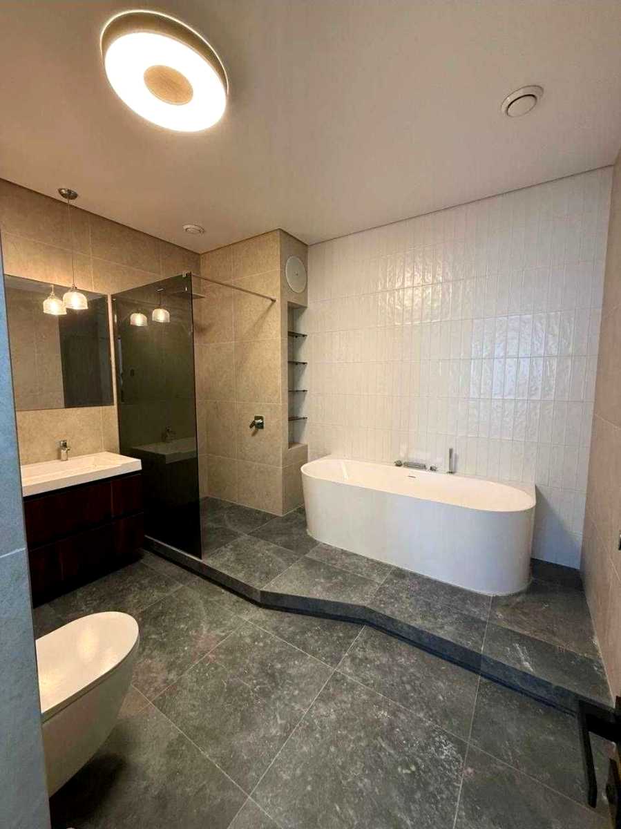1877942239109753