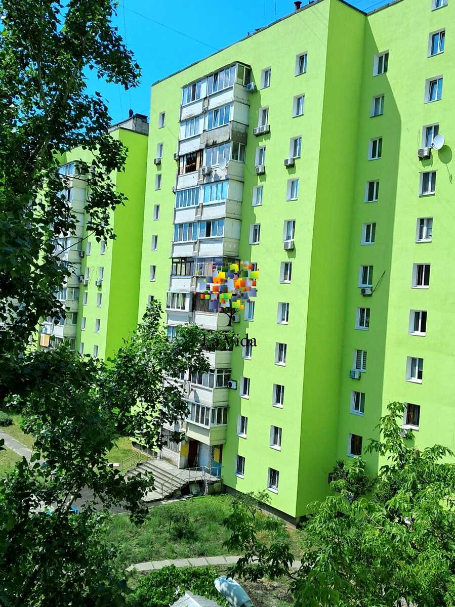 1877942259345595