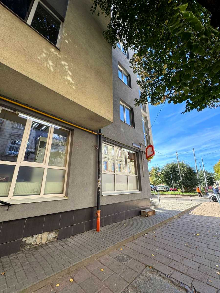 1877942792745156
