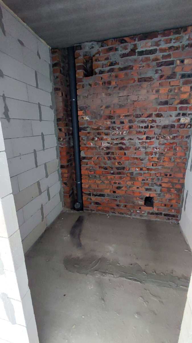 1877942986413694