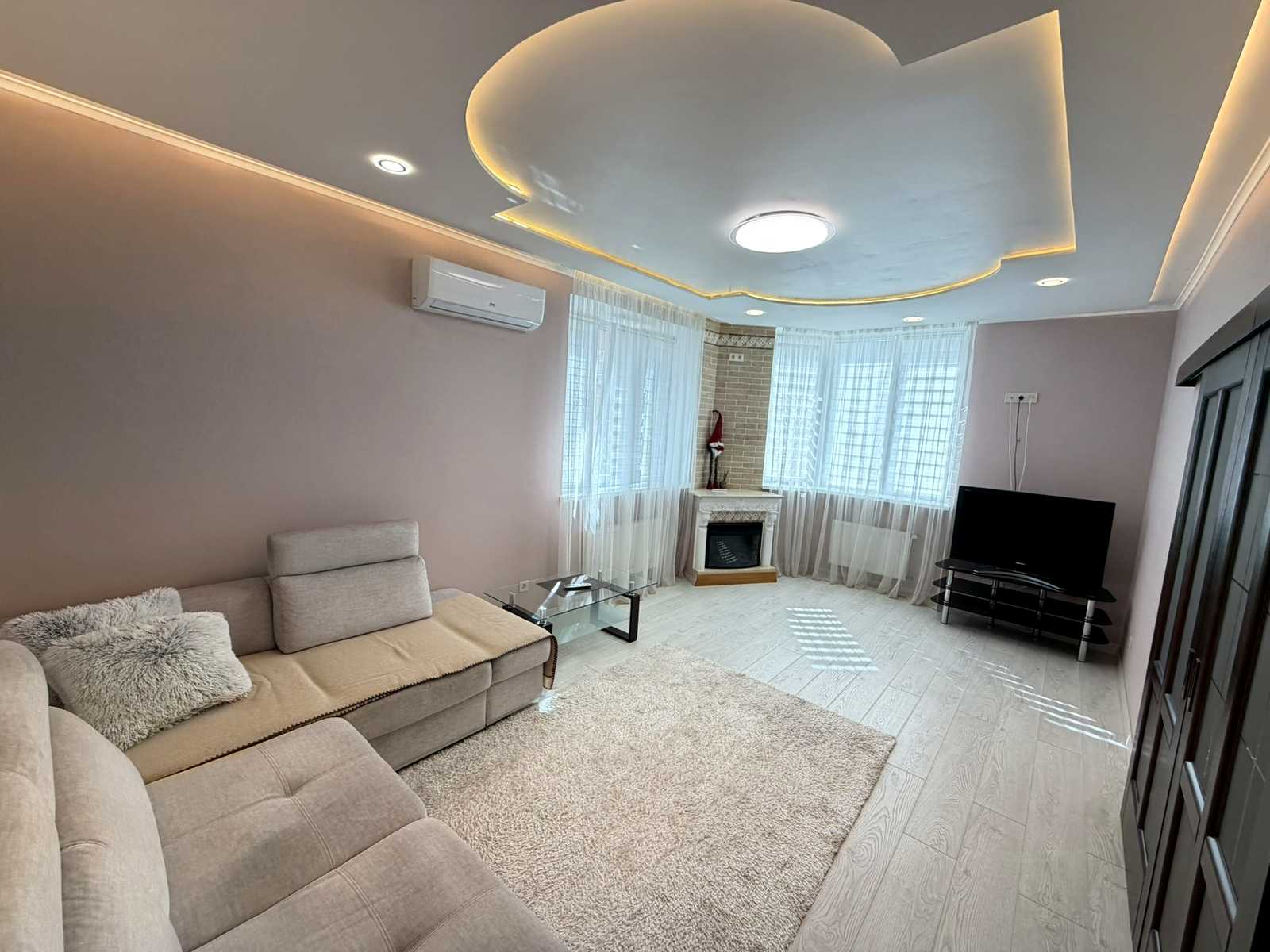 1877943854542348