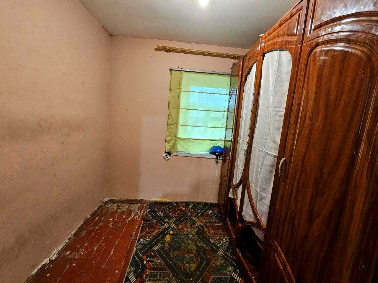 1877944367869375