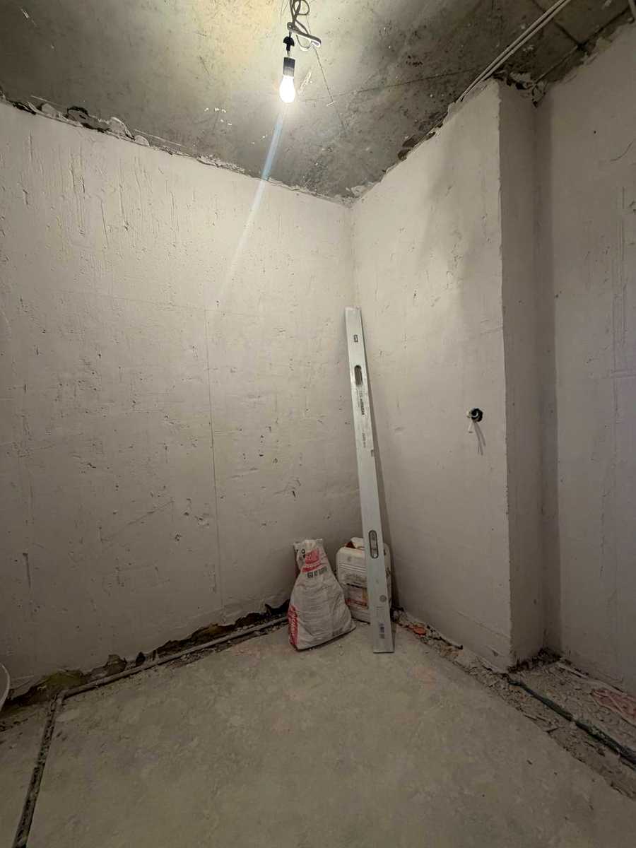 1877945602722573