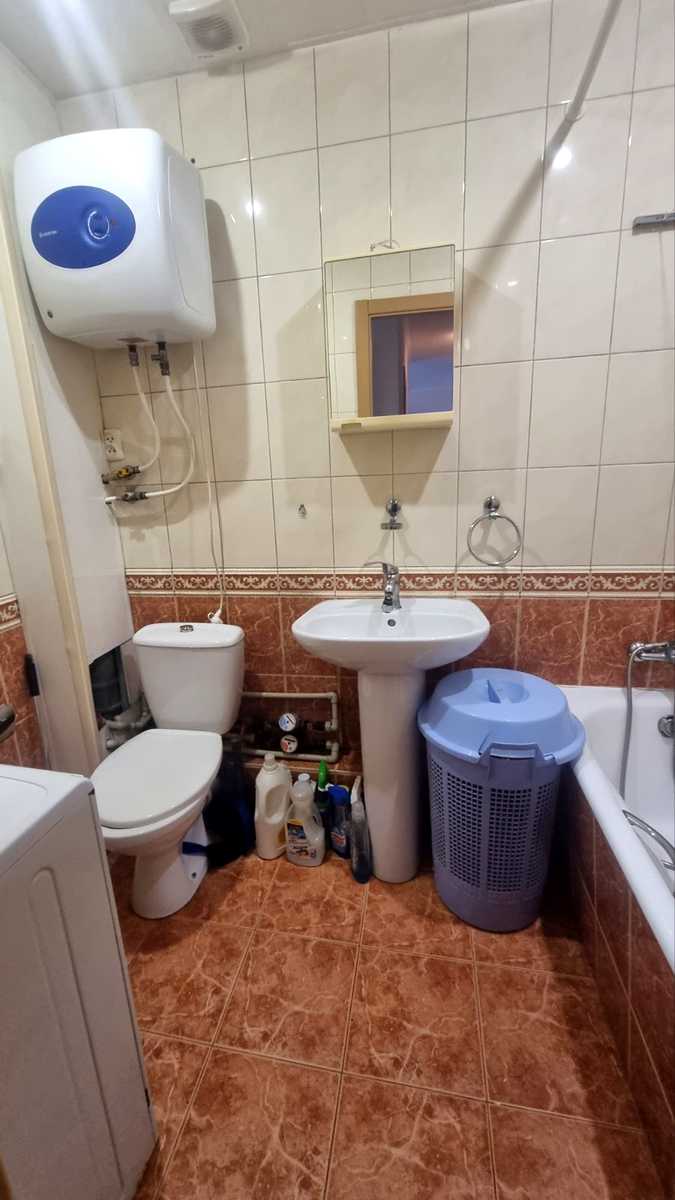 1877945794720403