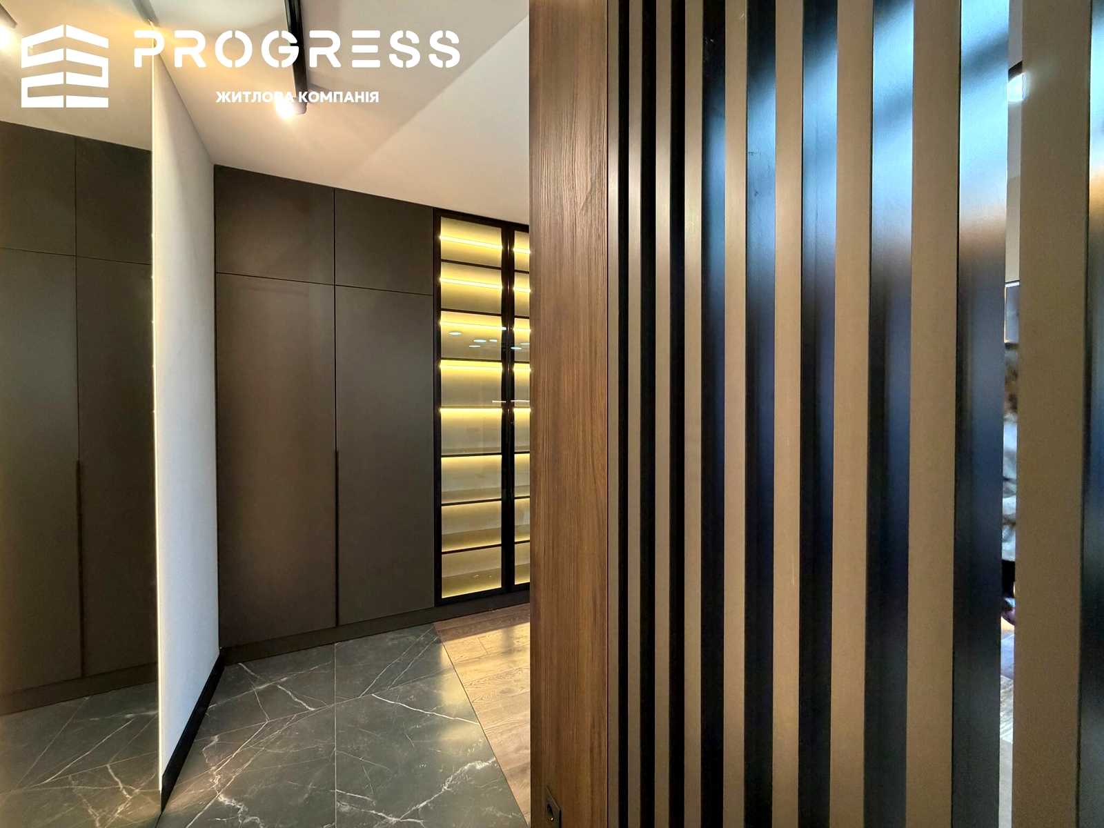 1877946176804480