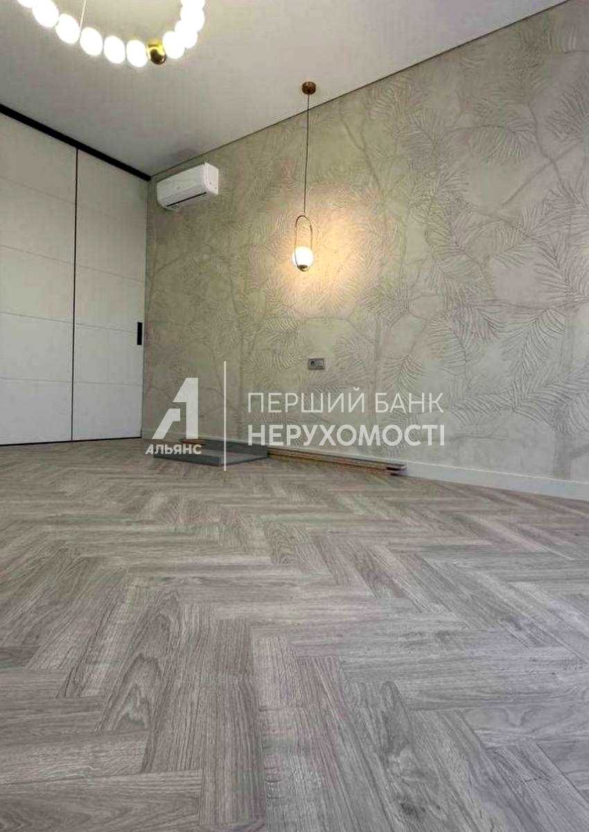 1877946561319542.jpg