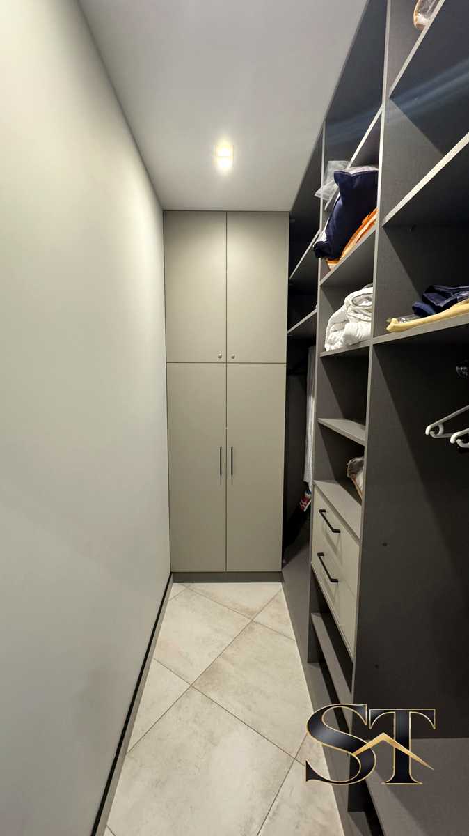 1877947431319904