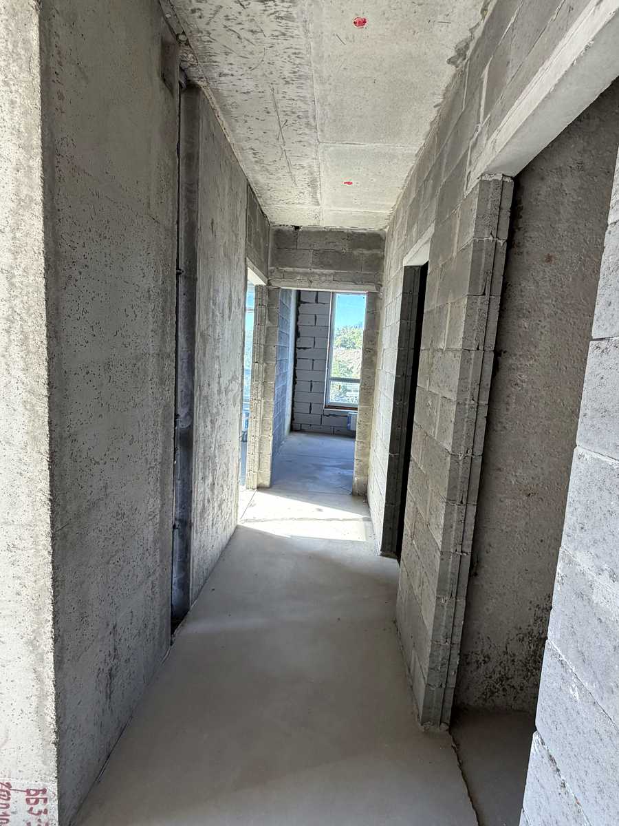 1877949533794557