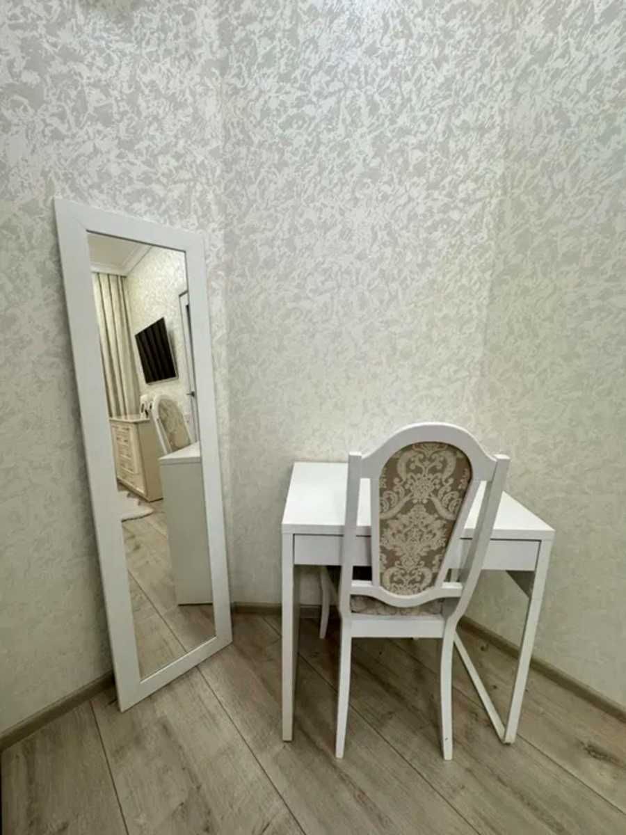 1877950841190139