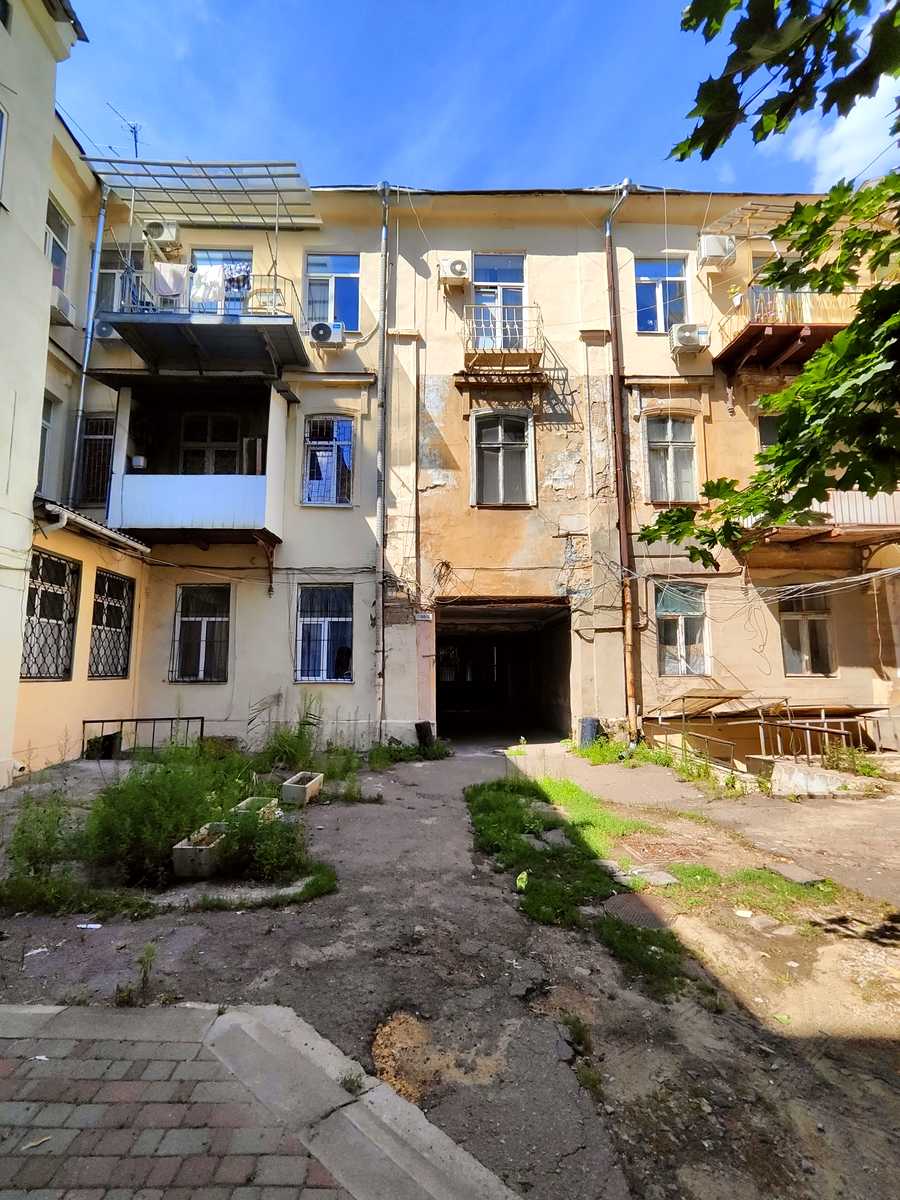 1877950896441741