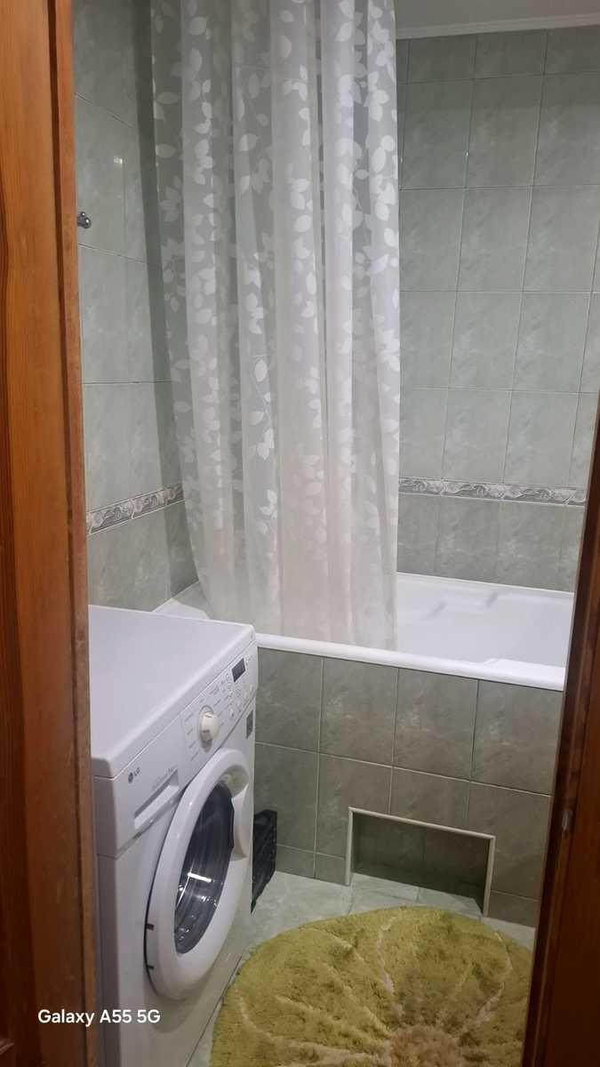 1877957410352538