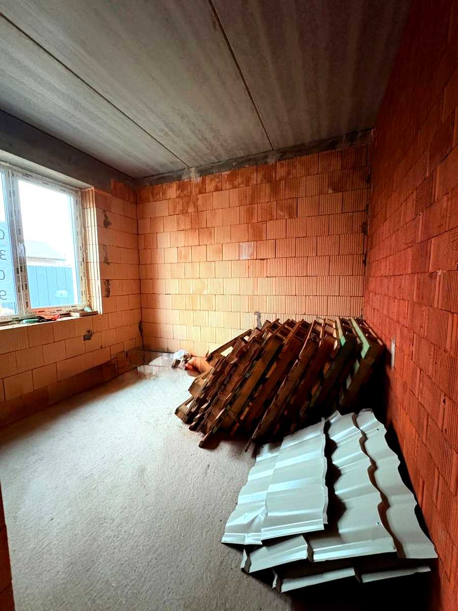 1877957571156058