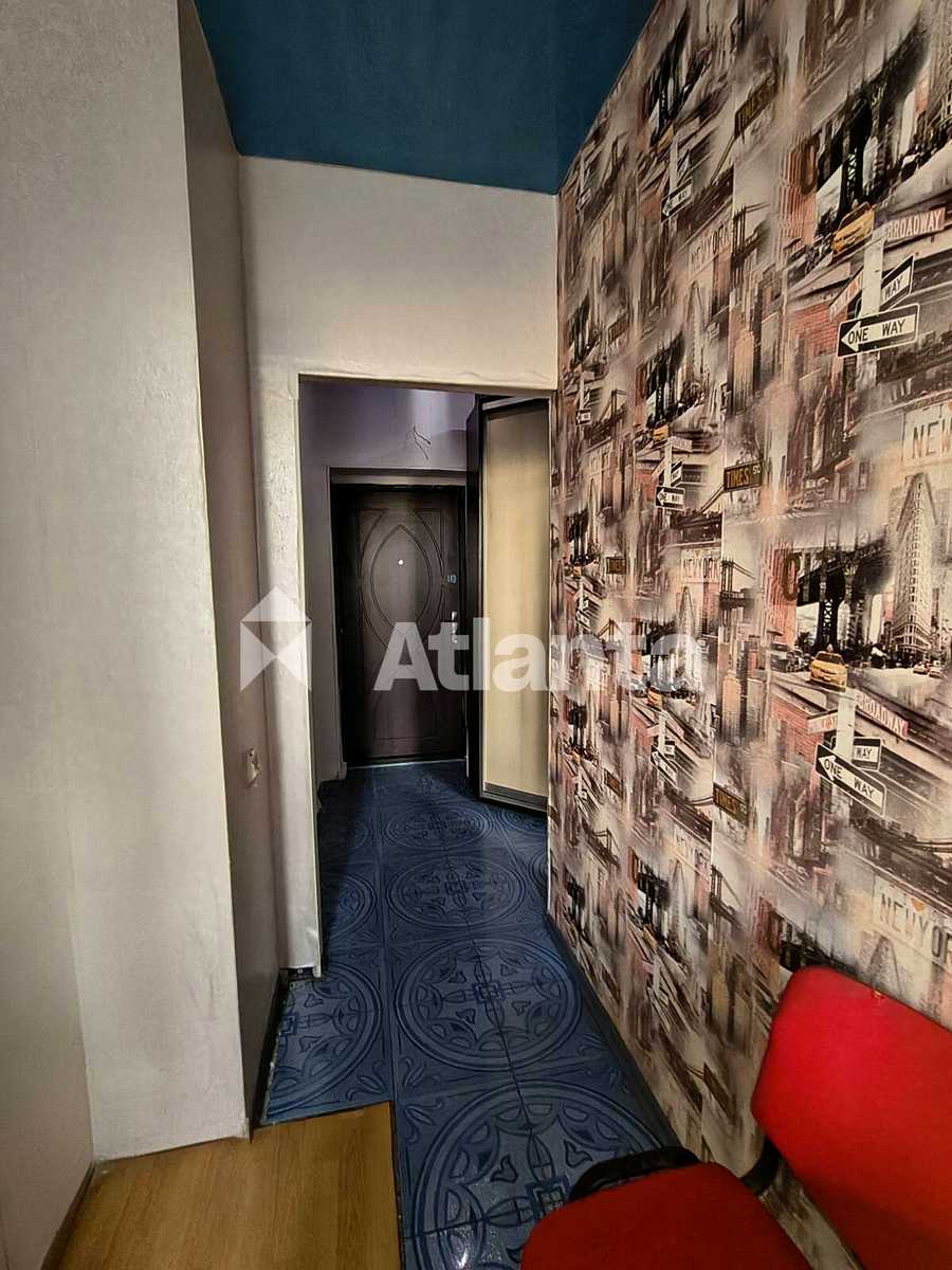 1877958466957348